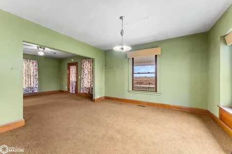 1549 S Iowa Avenue Washington IA 52353