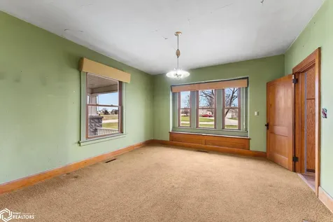 1549 S Iowa Avenue Washington IA 52353