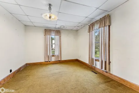 1549 S Iowa Avenue Washington IA 52353
