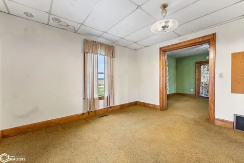 1549 S Iowa Avenue Washington IA 52353