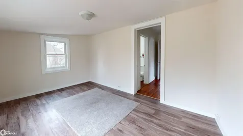 910 N 10th Street Fairfield IA 52556