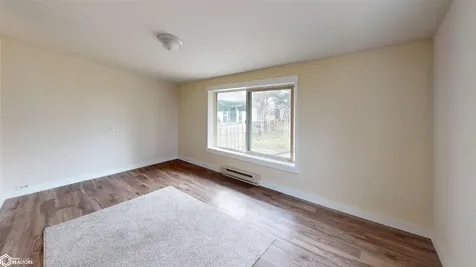 910 N 10th Street Fairfield IA 52556