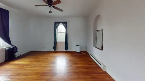 910 N 10th Street Fairfield IA 52556