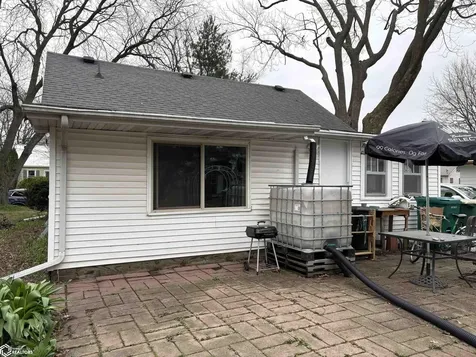 910 N 10th Street Fairfield IA 52556