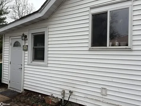 910 N 10th Street Fairfield IA 52556