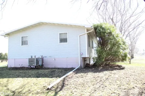 10551 Dysart Road Waterloo IA 50701