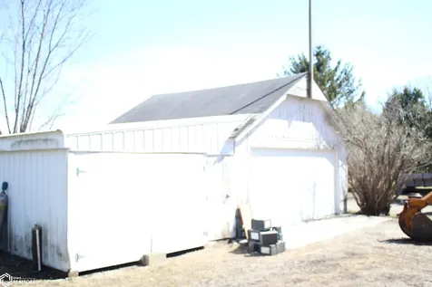 10551 Dysart Road Waterloo IA 50701