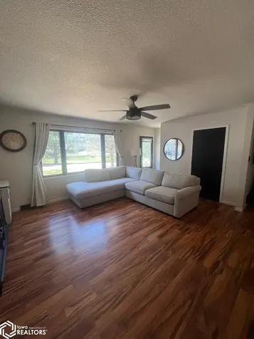812 Pearson Drive Keosauqua IA 52565