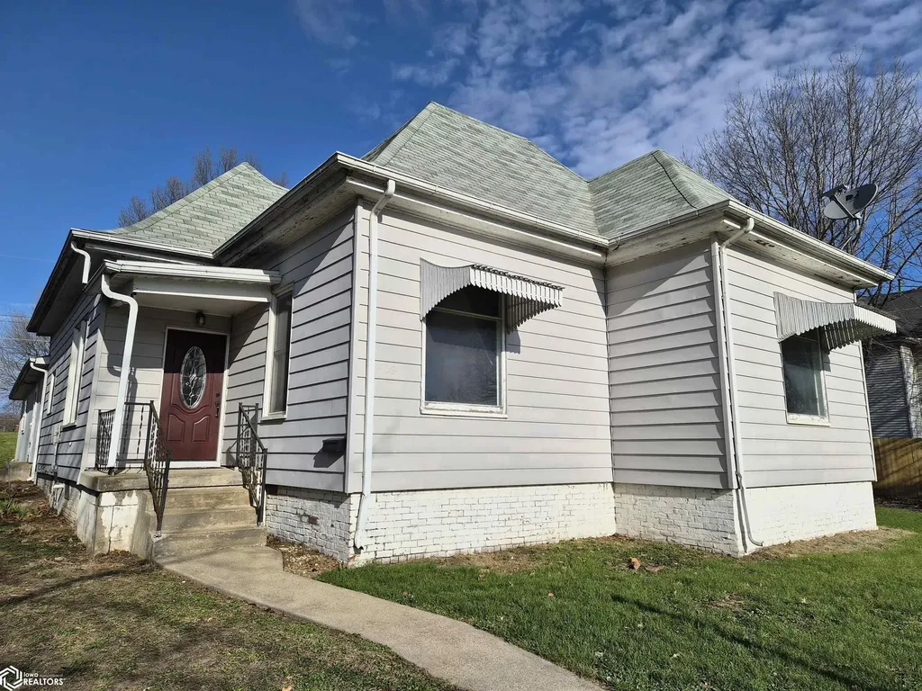 439 N 1st Street Oskaloosa IA 52577