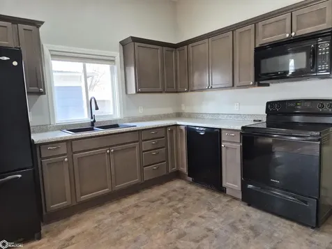 439 N 1st Street Oskaloosa IA 52577