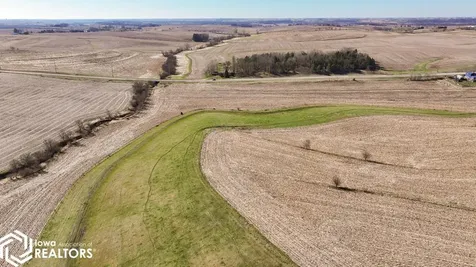 5668 Hwy F48 West Newton IA 50208