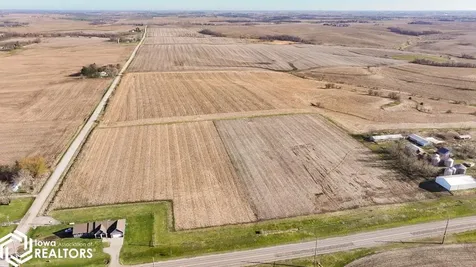 5668 Hwy F48 West Newton IA 50208