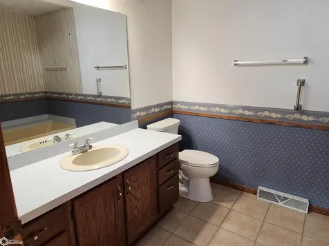 821 S Harlan Algona IA 50511