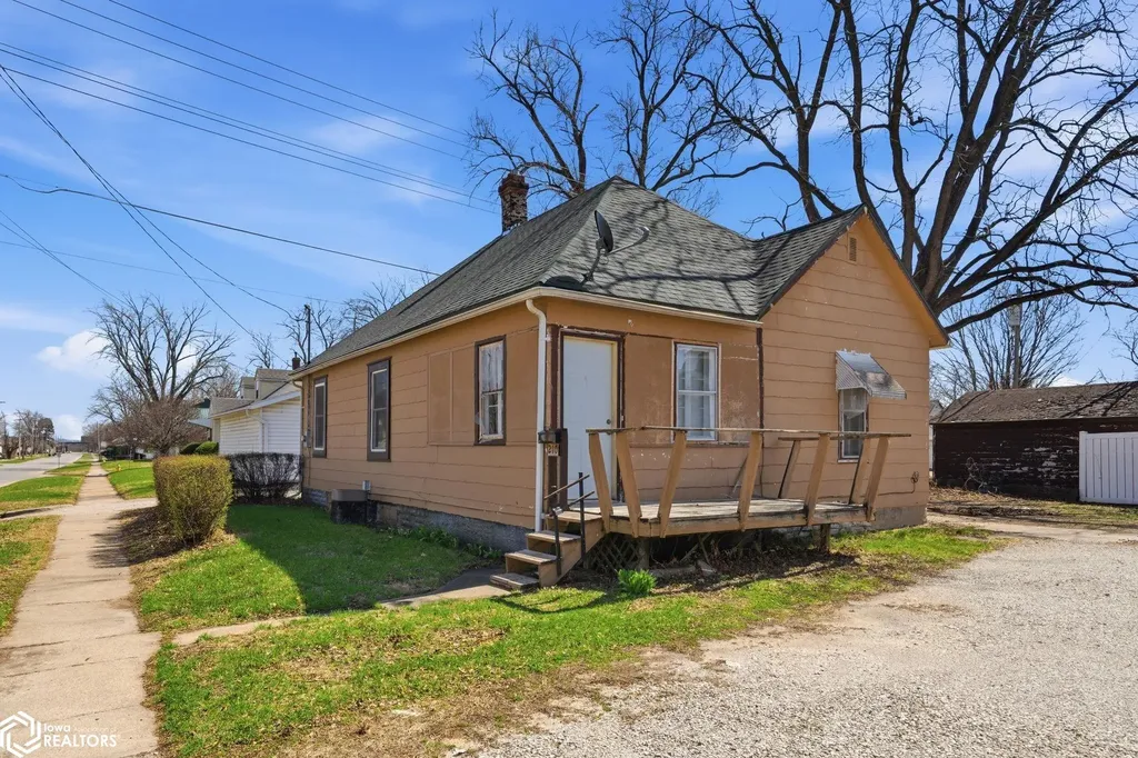 210 E Vine Street Ottumwa IA 52501