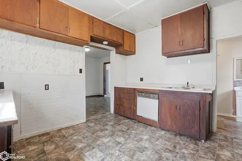 210 E Vine Street Ottumwa IA 52501