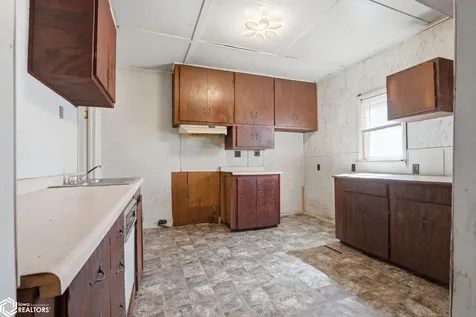 210 E Vine Street Ottumwa IA 52501