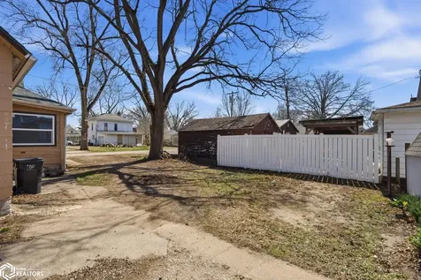 210 E Vine Street Ottumwa IA 52501