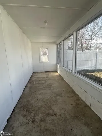 227 Moorhead Iowa Falls IA 50126