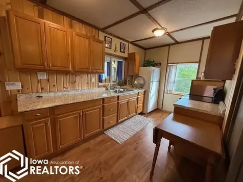 1410 E Ridge Drive Brooklyn IA 52211