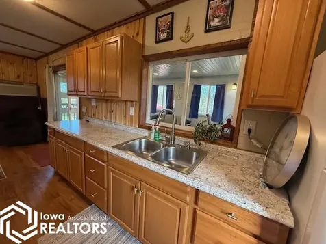 1410 E Ridge Drive Brooklyn IA 52211