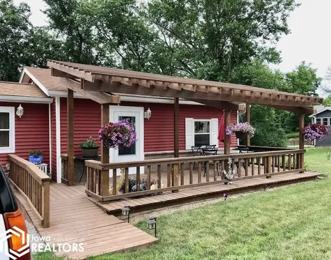 1410 E Ridge Drive Brooklyn IA 52211