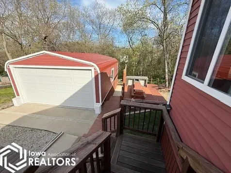 1410 E Ridge Drive Brooklyn IA 52211