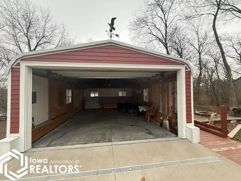 1410 E Ridge Drive Brooklyn IA 52211