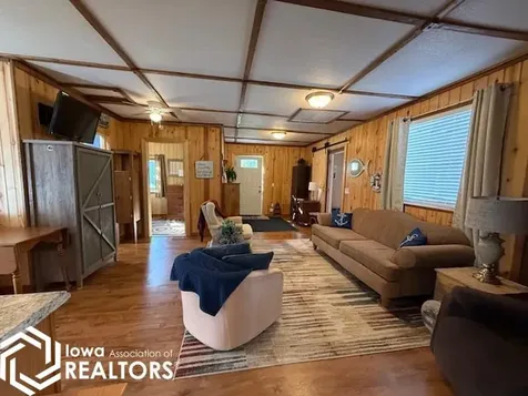 1410 E Ridge Drive Brooklyn IA 52211