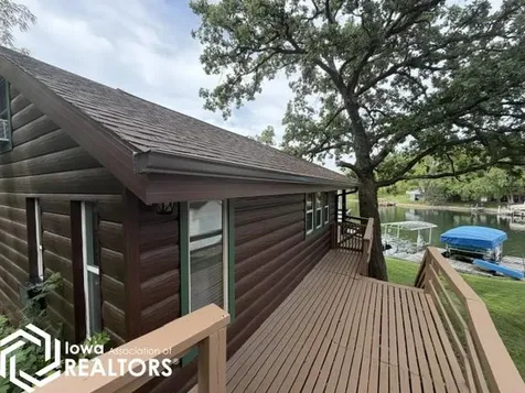 1053 Lakeshore Drive Brooklyn IA 52211