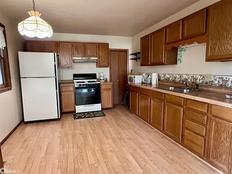 1001 Washington Street Eldora IA 50627