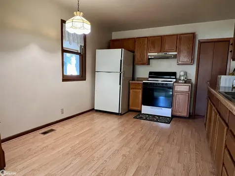 1001 Washington Street Eldora IA 50627