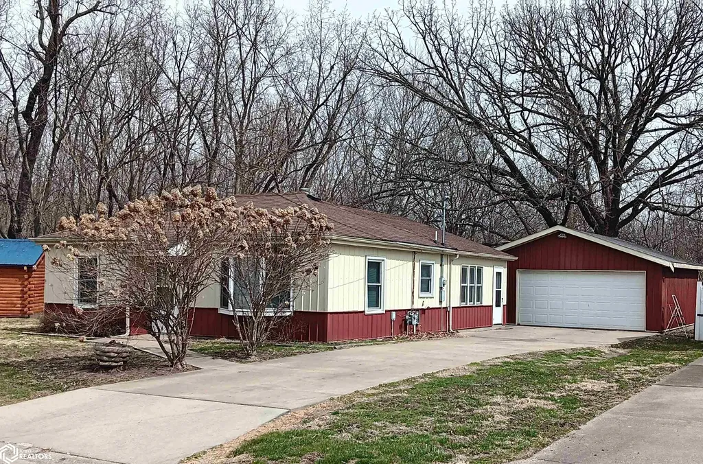 742 Pocahontas Lane Ottumwa IA 52501