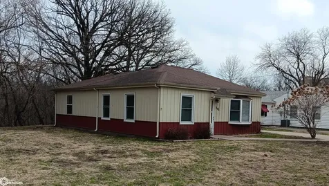 742 Pocahontas Lane Ottumwa IA 52501
