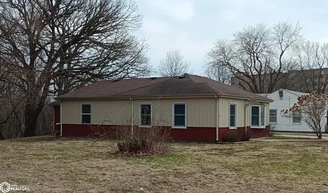 742 Pocahontas Lane Ottumwa IA 52501