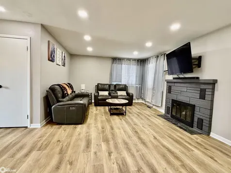1409 J Avenue E Oskaloosa IA 52577