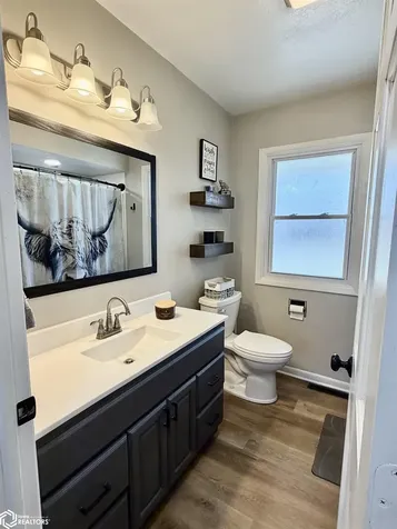 1409 J Avenue E Oskaloosa IA 52577