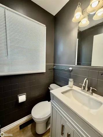 1409 J Avenue E Oskaloosa IA 52577