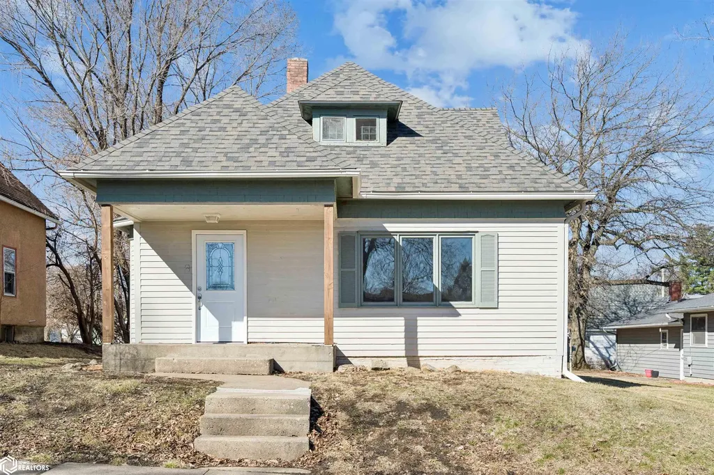 523 N B Street Oskaloosa IA 52577