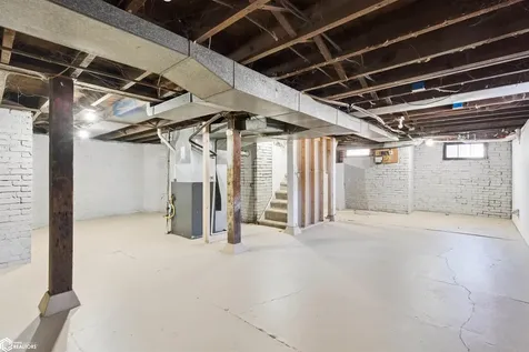 523 N B Street Oskaloosa IA 52577