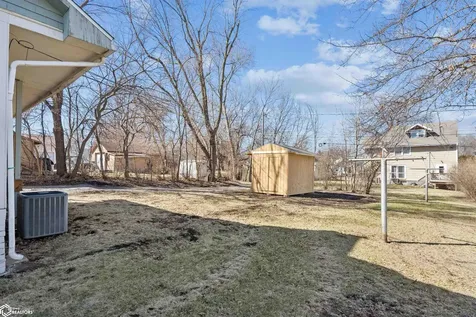 523 N B Street Oskaloosa IA 52577