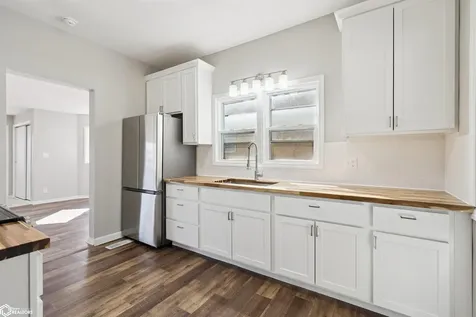 523 N B Street Oskaloosa IA 52577
