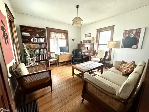 1132 Elm Street Grinnell IA 50112