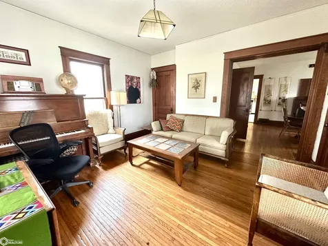 1132 Elm Street Grinnell IA 50112