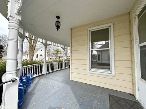 1132 Elm Street Grinnell IA 50112