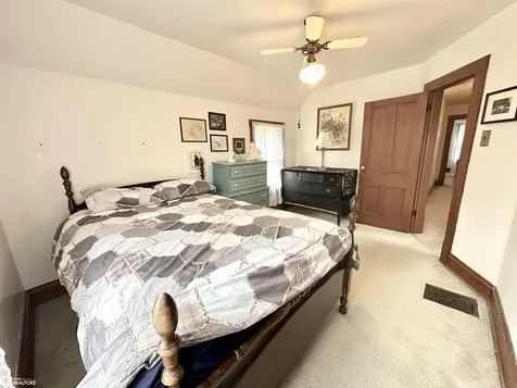 1132 Elm Street Grinnell IA 50112