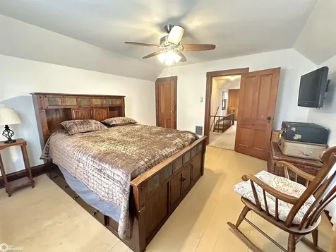 1132 Elm Street Grinnell IA 50112