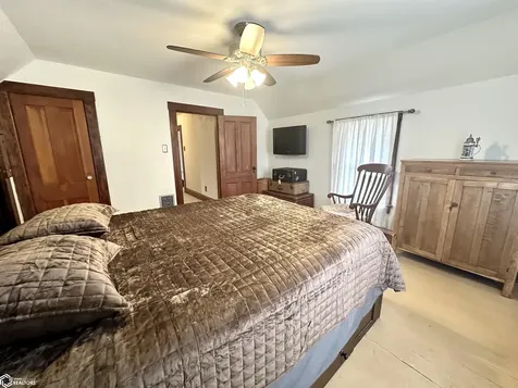 1132 Elm Street Grinnell IA 50112
