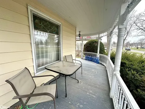 1132 Elm Street Grinnell IA 50112