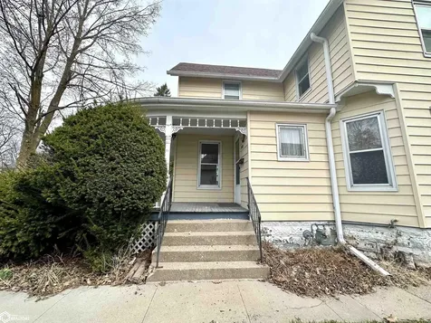 1132 Elm Street Grinnell IA 50112
