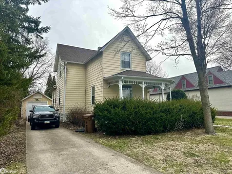 1132 Elm Street Grinnell IA 50112